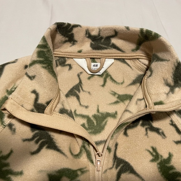 NWOT H&M Kids Fleece Jacket with Dinosaurs Size 5T/6 beige green - Picture 3 of 5